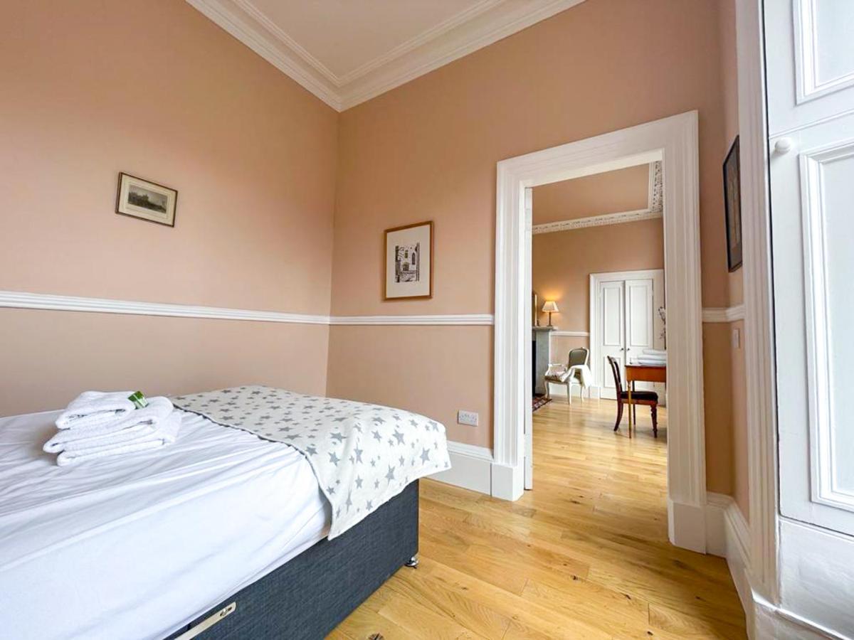 Remarkable 5Br Townhouse With Garden, Sleeps 12 爱丁堡 外观 照片